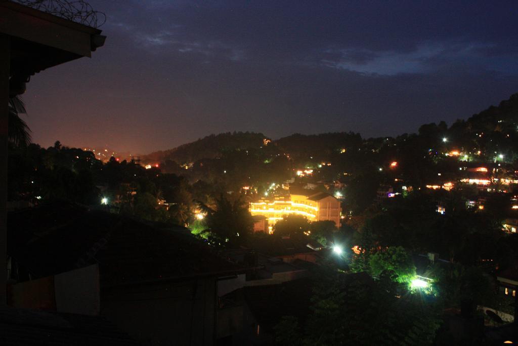 Imaaga Kandy Residence Esterno foto