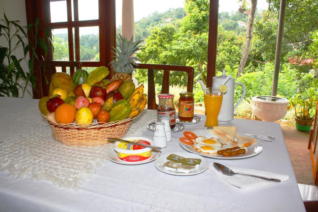 Imaaga Kandy Residence Esterno foto